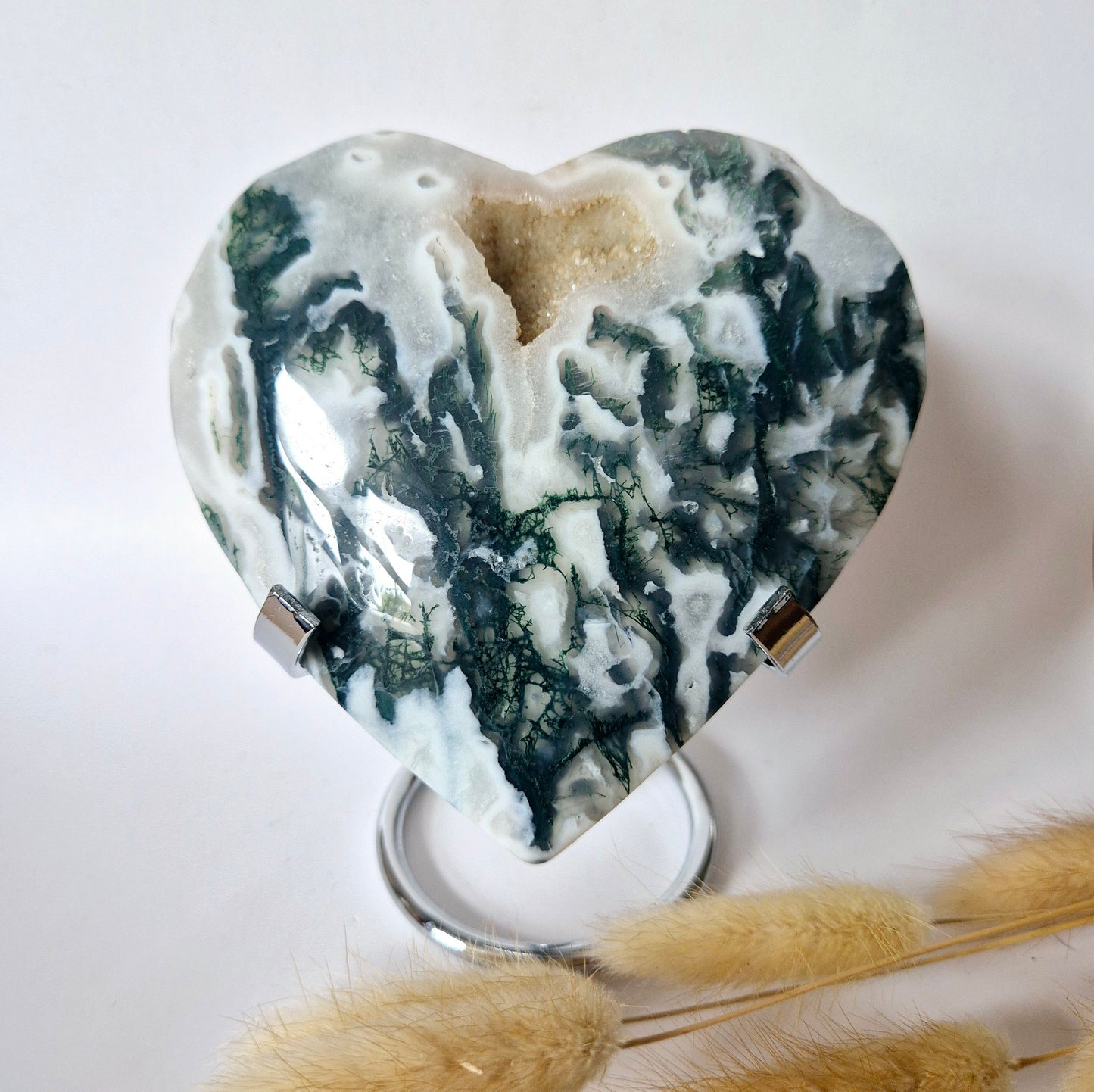 Edelstein Druzy Moosachat Herz auf Metallständer – Nr. 93 230 Gramm