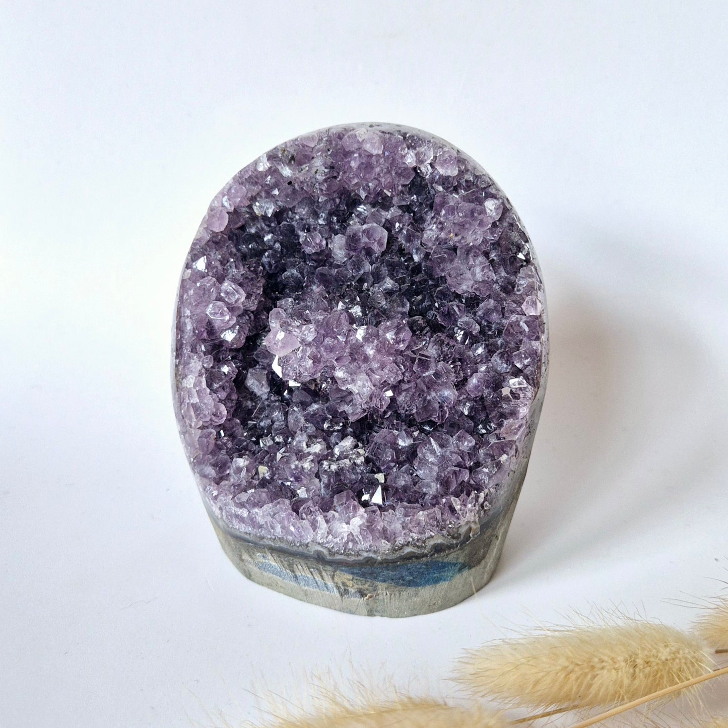 Edelsteen Gepolijste Amethist Geode van 756gram – Spirituele Eyecatcher met Krachtige Energie