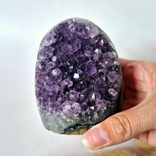 Edelsteen Gepolijste Amethist Geode van 427 gram – Spirituele Eyecatcher met Krachtige Energie
