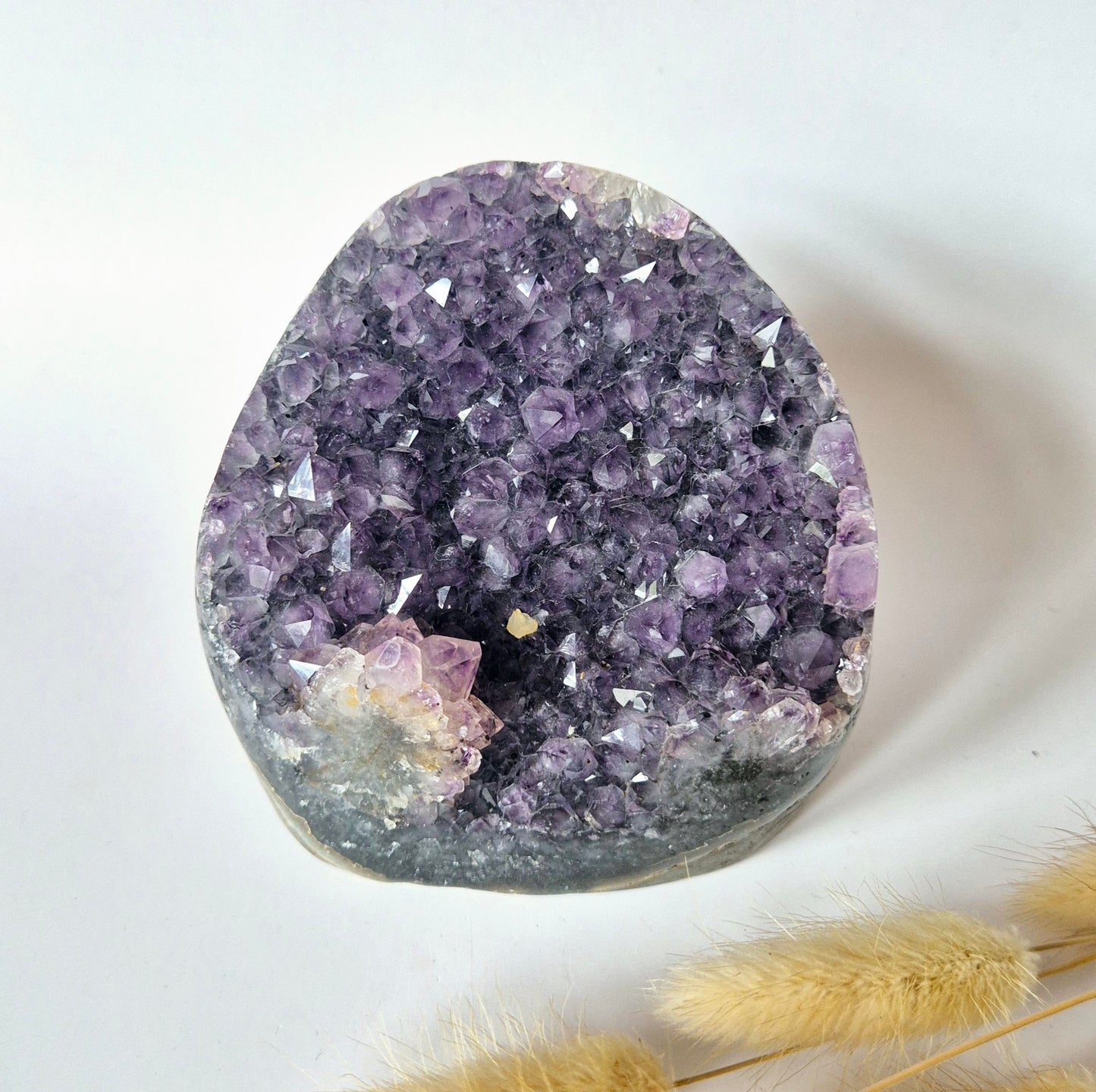Edelsteen Gepolijste Amethist Geode van 863gram – Spirituele Eyecatcher met Krachtige Energie