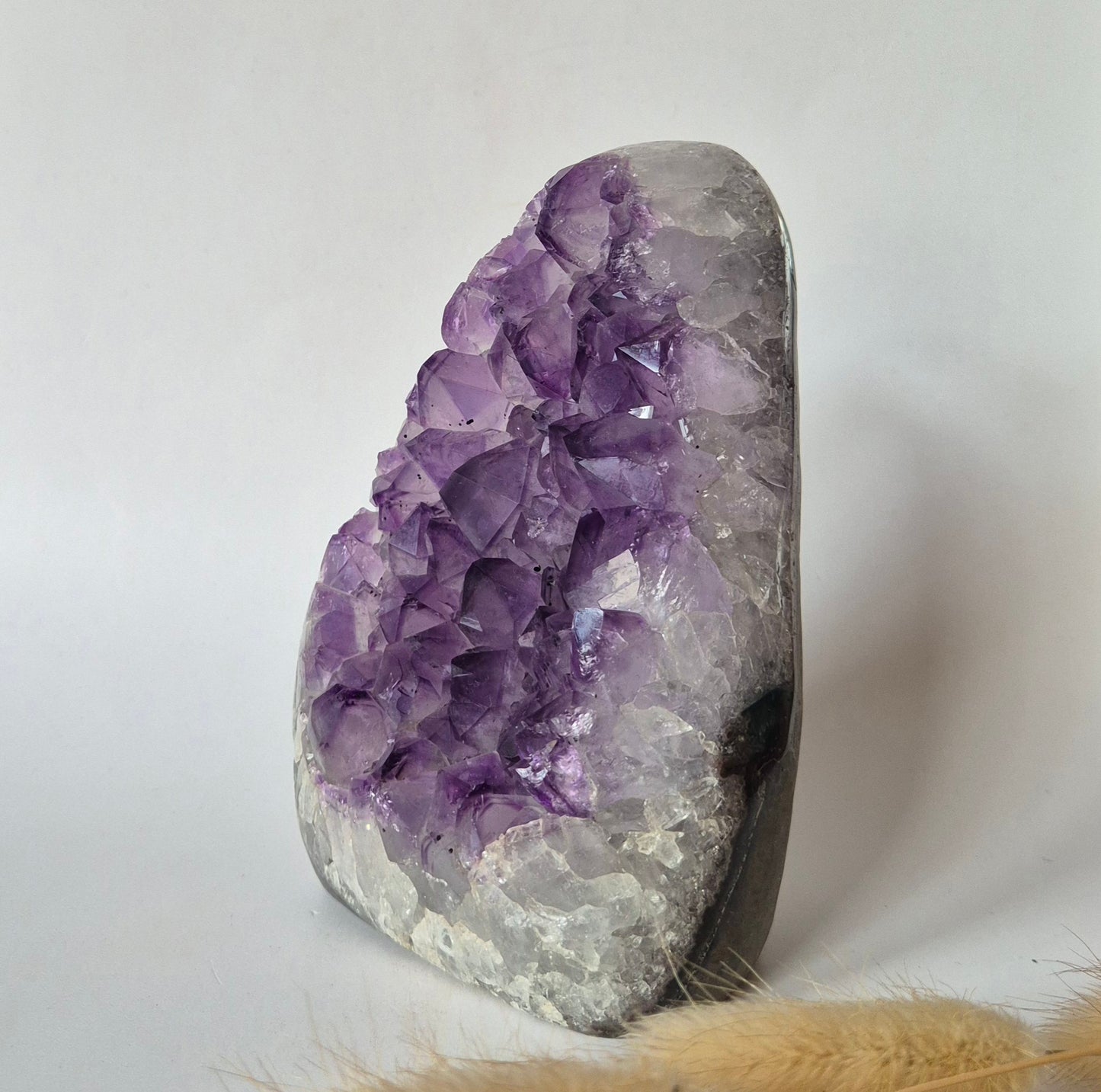 Edelsteen Gepolijste Amethist Geode van 814gram – Spirituele Eyecatcher met Krachtige Energie