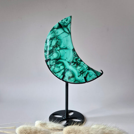 AA+ High‑quality Malachiet Maan op Standaard – 228g | Transformatie & Bescherming