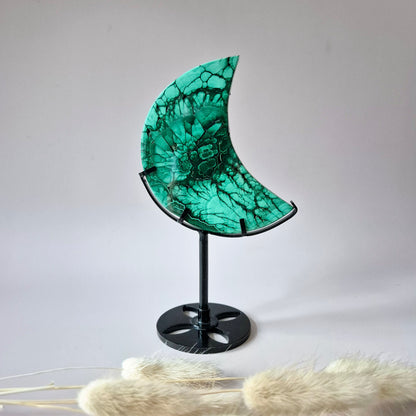 AA+ High‑quality Malachiet Maan op Standaard – 162g | Transformatie & Bescherming