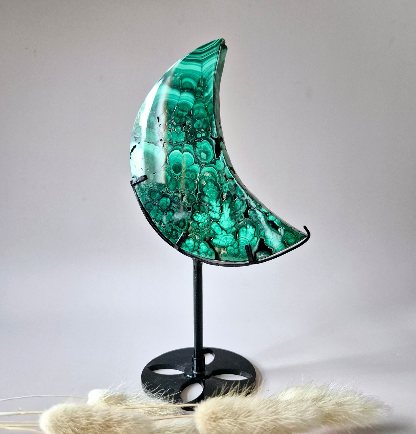 AA+ High‑quality Malachiet Maan op Standaard – 280g | Transformatie & Bescherming