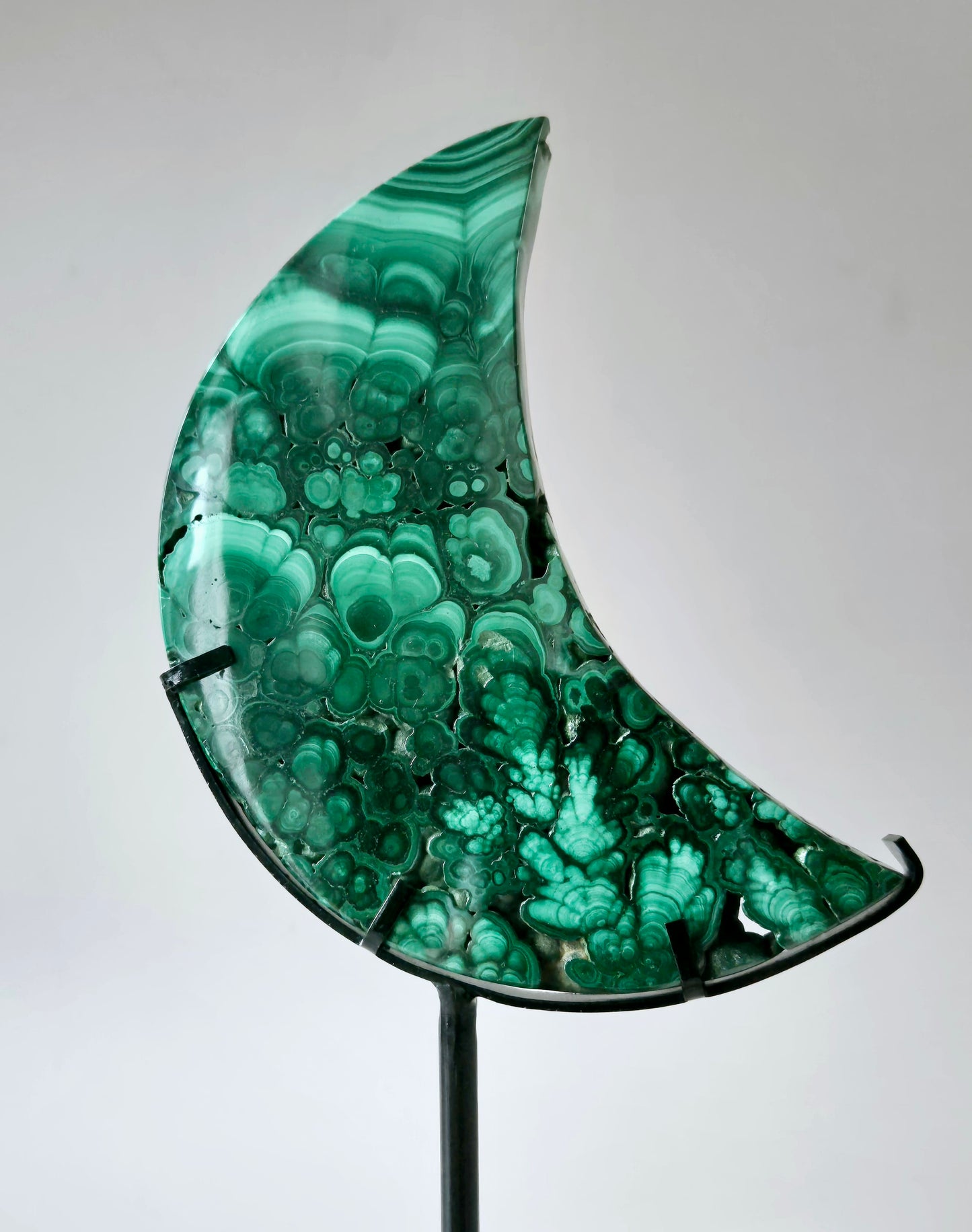 AA+ High‑quality Malachiet Maan op Standaard – 280g | Transformatie & Bescherming