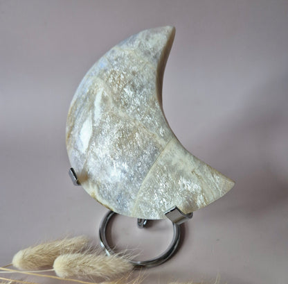 Edelstein Blauer Mondstein Mond auf Ständer 6-8cm mit schönem Blitz