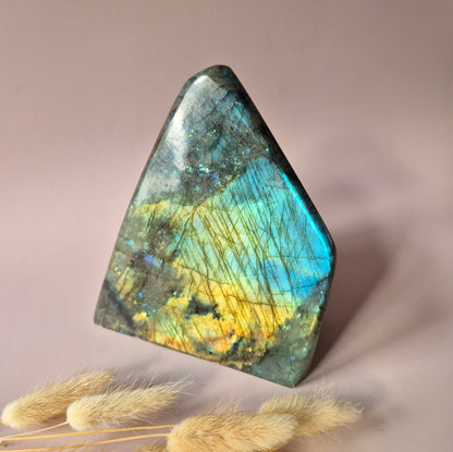 XXL Labradoriet Freeform van 1800g – Intense Flash & Spirituele Bescherming