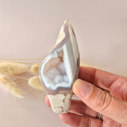 Edelsteen Druzy Pink Amethist flame 89g (Roze Amethist)