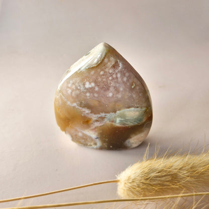 Edelsteen Druzy Pink Amethist flame 89g (Roze Amethist)