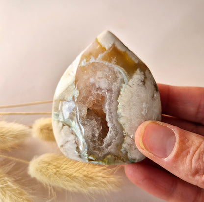 Edelsteen Druzy Pink Amethist flame 89g (Roze Amethist)