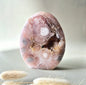 Pink Amethist geode 400 gram – roze kristal met druzy en bloemachtige patronen – Moonlight Gemstones