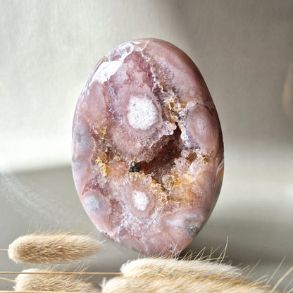 Pink Amethist geode 400 gram – roze kristal met druzy en bloemachtige patronen – Moonlight Gemstones