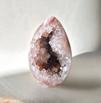 Pink Amethist ei 336 gram met druzy – roze kristal voor liefde, heling en rust – Moonlight Gemstones
