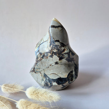 Edelstein Blauer Mondstein Flamme 7-9cm mit schönem Blitz