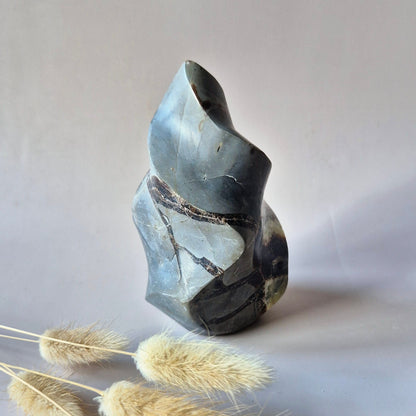 Edelstein Blauer Mondstein Flamme 7-9cm mit schönem Blitz