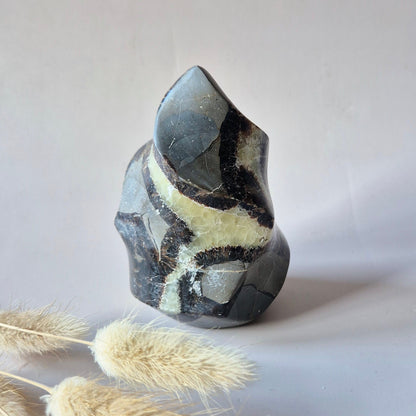 Edelstein Blauer Mondstein Flamme 7-9cm mit schönem Blitz