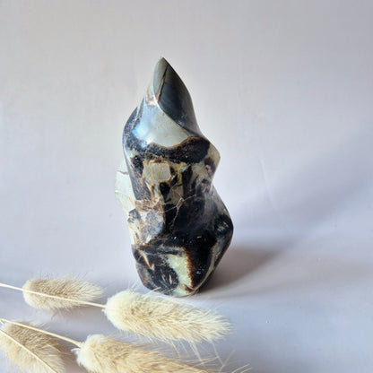 Edelstein Blauer Mondstein Flamme 7-9cm mit schönem Blitz