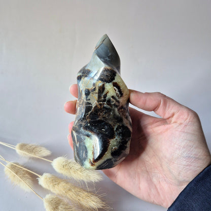 Edelstein Blauer Mondstein Flamme 7-9cm mit schönem Blitz