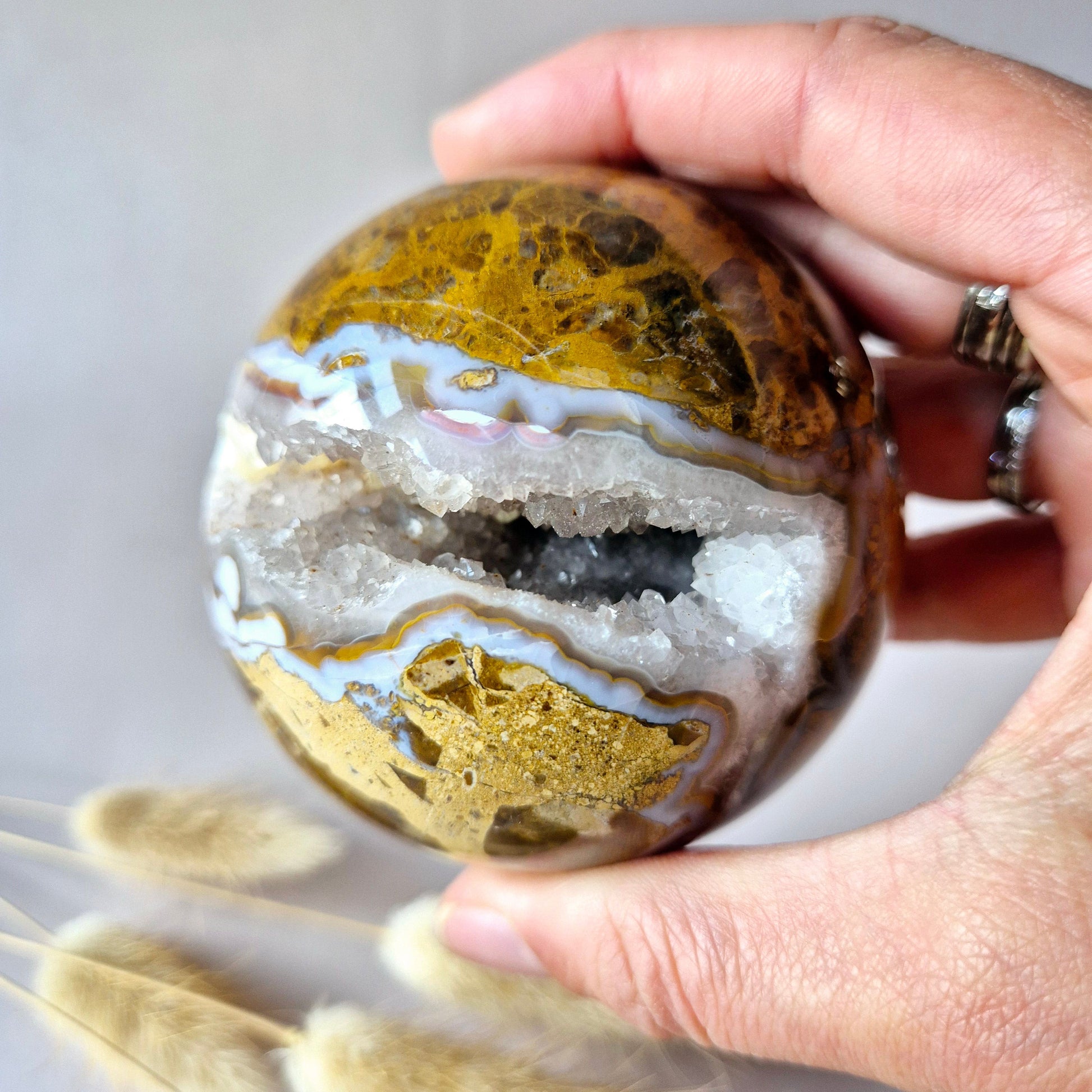 Druzy agaat bol van 453 gram – natuurlijke edelsteen met fonkelende geode voor rust en positieve energie – Moonlight Gemstones