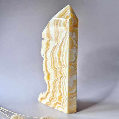 XXL Gele Calciet Toren – Half Ruw, Half Gepolijst 2700g - Uniek statement piece