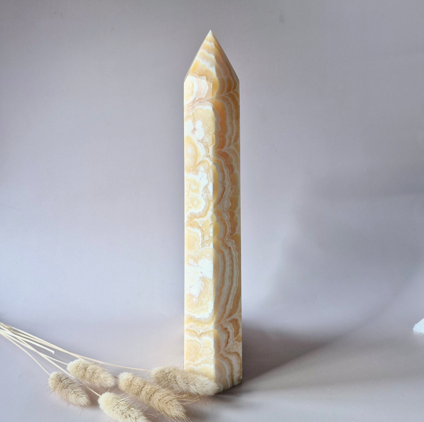 XXL Gele Calciet Toren – Half Ruw, Half Gepolijst 2700g - Uniek statement piece