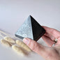 Edelstein Granat Pyramide – 6x6 cm | Vitalität &amp; Leidenschaft