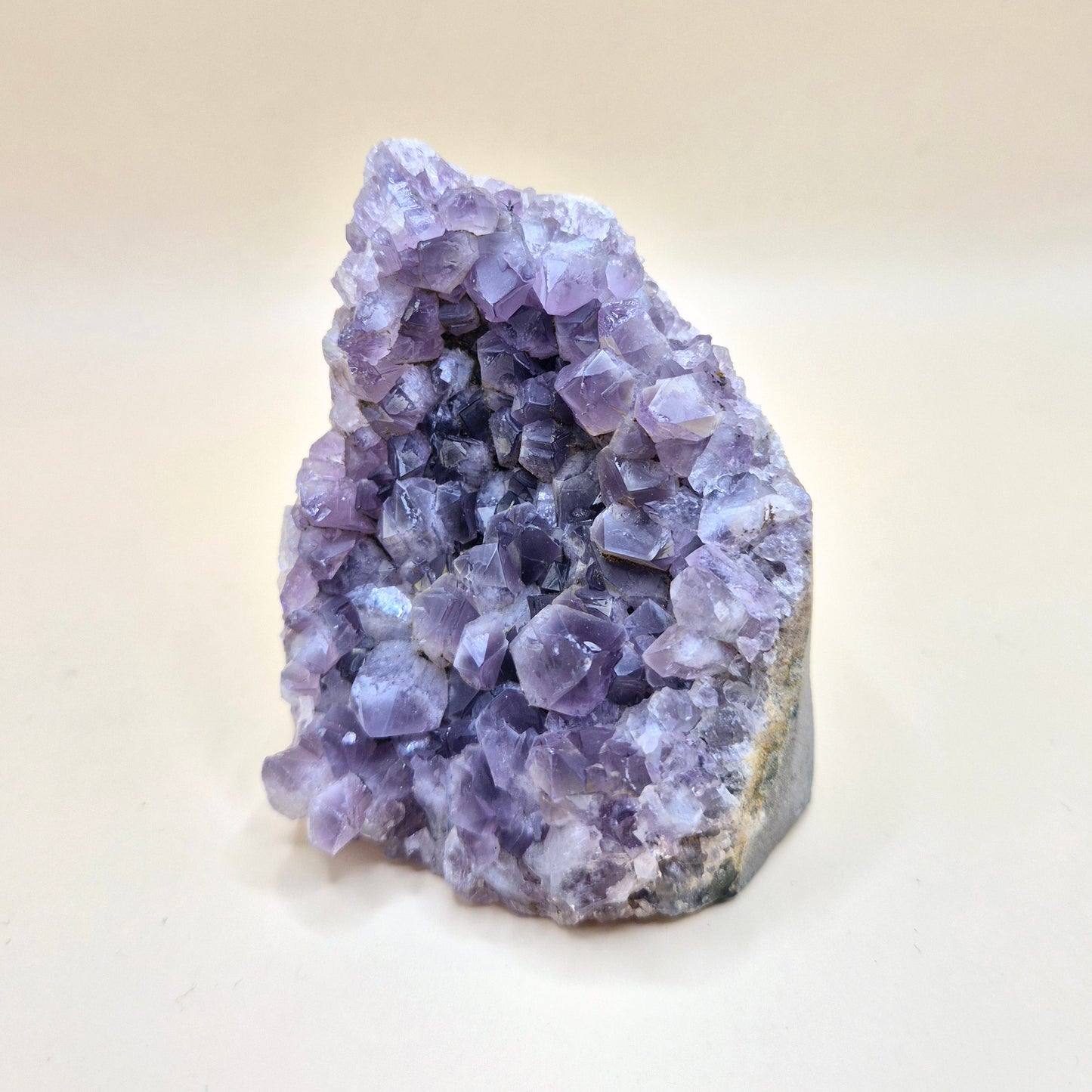 Edelsteen Gepolijste Amethist Geode van 206gram – Spirituele Eyecatcher met Krachtige Energie