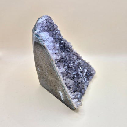 Edelsteen Gepolijste Amethist Geode van 444gram – Spirituele Eyecatcher met Krachtige Energie