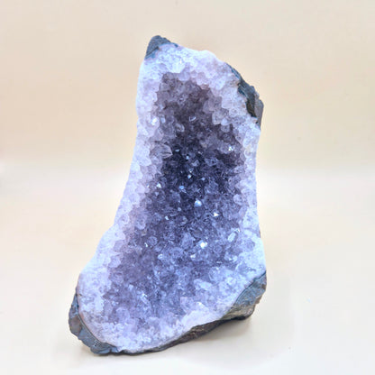 Edelsteen Gepolijste Amethist Geode van 394gram – Spirituele Eyecatcher met Krachtige Energie