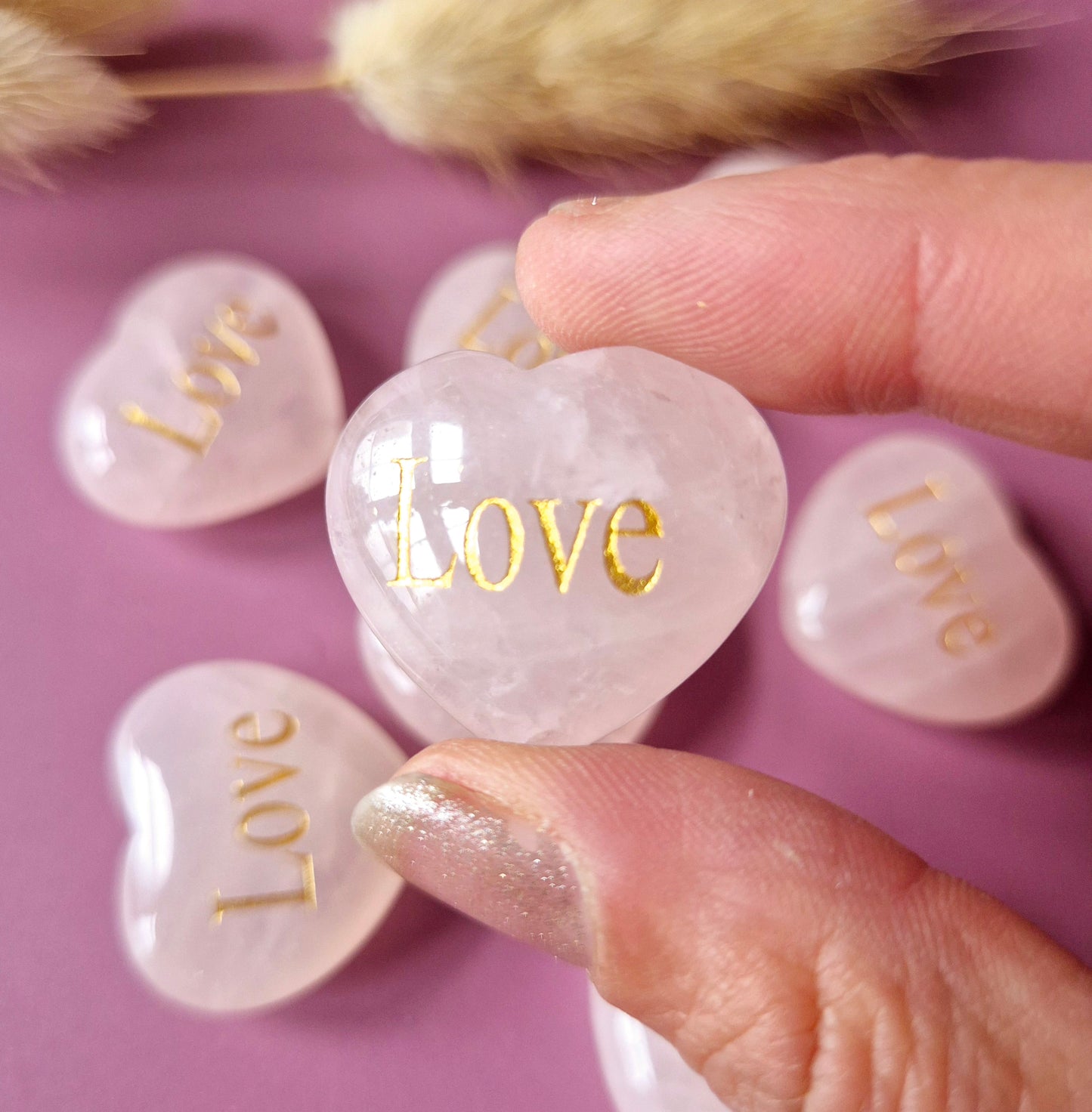 Rozenkwarts Hartje LOVE 3cm – Handsteen worrystone zorgensteen Palmsteen