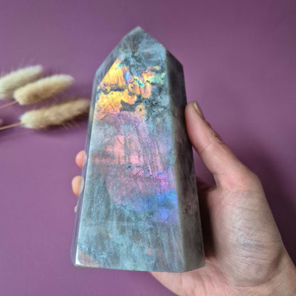 XL-Edelstein-Obeliskenturm aus Labradorit – 300 g – 10,6 cm | Super-Flash-Alarm!