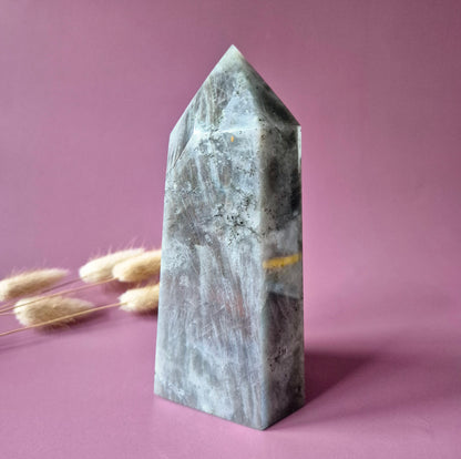 XL-Edelstein-Obeliskenturm aus Labradorit – 300 g – 10,6 cm | Super-Flash-Alarm!