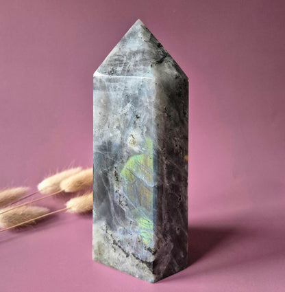 XL-Edelstein-Obeliskenturm aus Labradorit – 300 g – 10,6 cm | Super-Flash-Alarm!