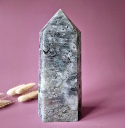 XL-Edelstein-Obeliskenturm aus Labradorit – 300 g – 10,6 cm | Super-Flash-Alarm!