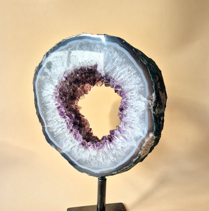 Edelsteen XXL Amethist–Agaat Ring op Metalen Standaard (2400 g)