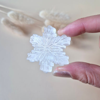 Seleniet Sneeuwvlok 40 mm carving - Kerstmis Edelsteen Winter Decoratie