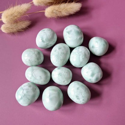 Edelsteen Larimar Trommelsteen 3-4cm – Rust • Vrouwelijke Energie • Innerlijke Vrijheid