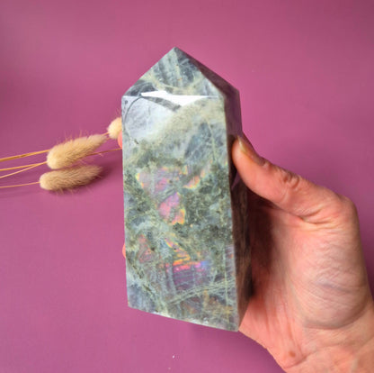 XL Edelsteen Paarse / Oranje Labradoriet Tower met Regenboog Flash – 439g