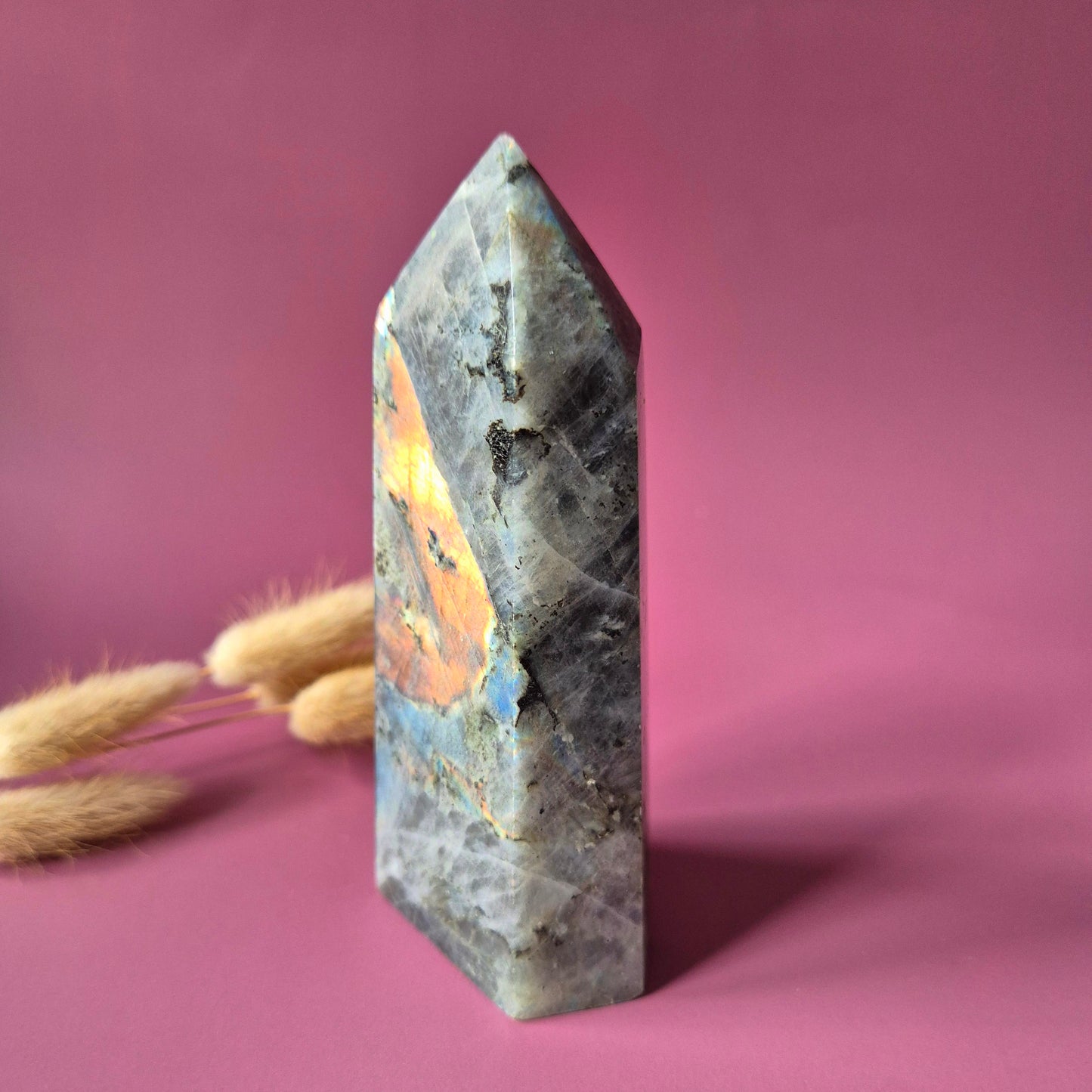 XL Edelsteen Paarse / Oranje Labradoriet Tower met Regenboog Flash – 375g