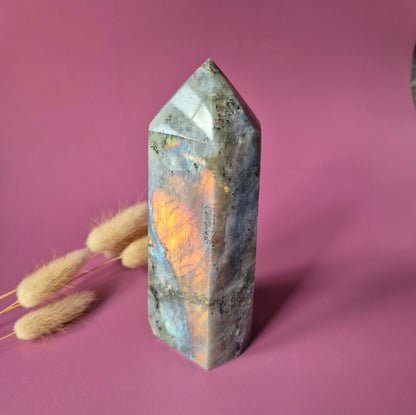XL Edelsteen Paarse / Oranje Labradoriet Tower met Oranje Flash – 500g