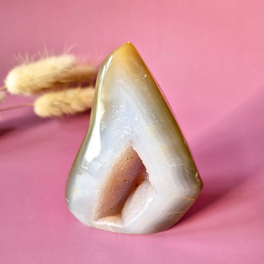 Druzy Grijze Agaat Druppelvormige Drop / Flame Staande Edelsteen Kristal - #35 214g.