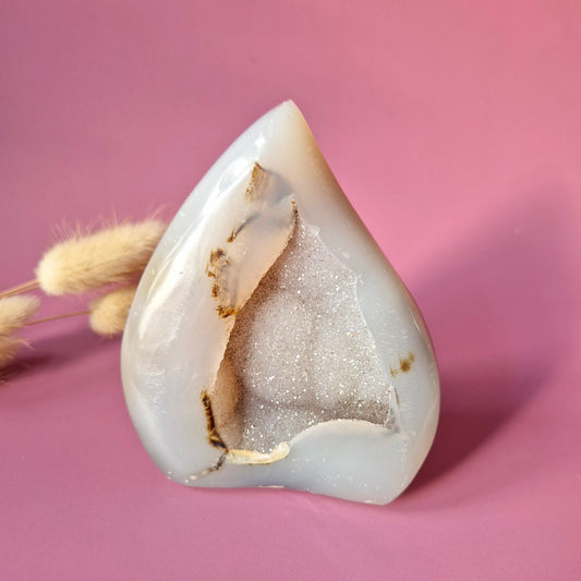 Druzy Grijze Agaat Druppelvormige Drop / Flame Staande Edelsteen Kristal - #37 455g.