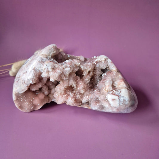 XL Edelsteen Druzy Pink Amethist Geode Freeform van 1382 gram Statement Piece