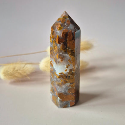 Edelsteen Brecciated Jasper Toren (7–9 cm)