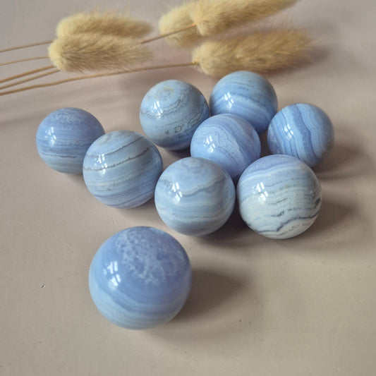 Kristallen Bol Blue Lace Agate (3–4 cm)  Edelsteen Sphere - Kalmte • Zachte communicatie • Innerlijke vrede