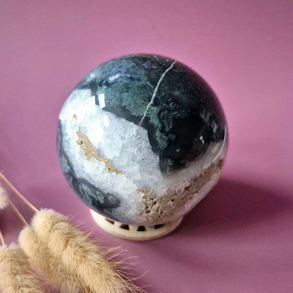 Kristallen Edelsteen Bol Mosagaat Druzy Geode sphere 90mm 1028g