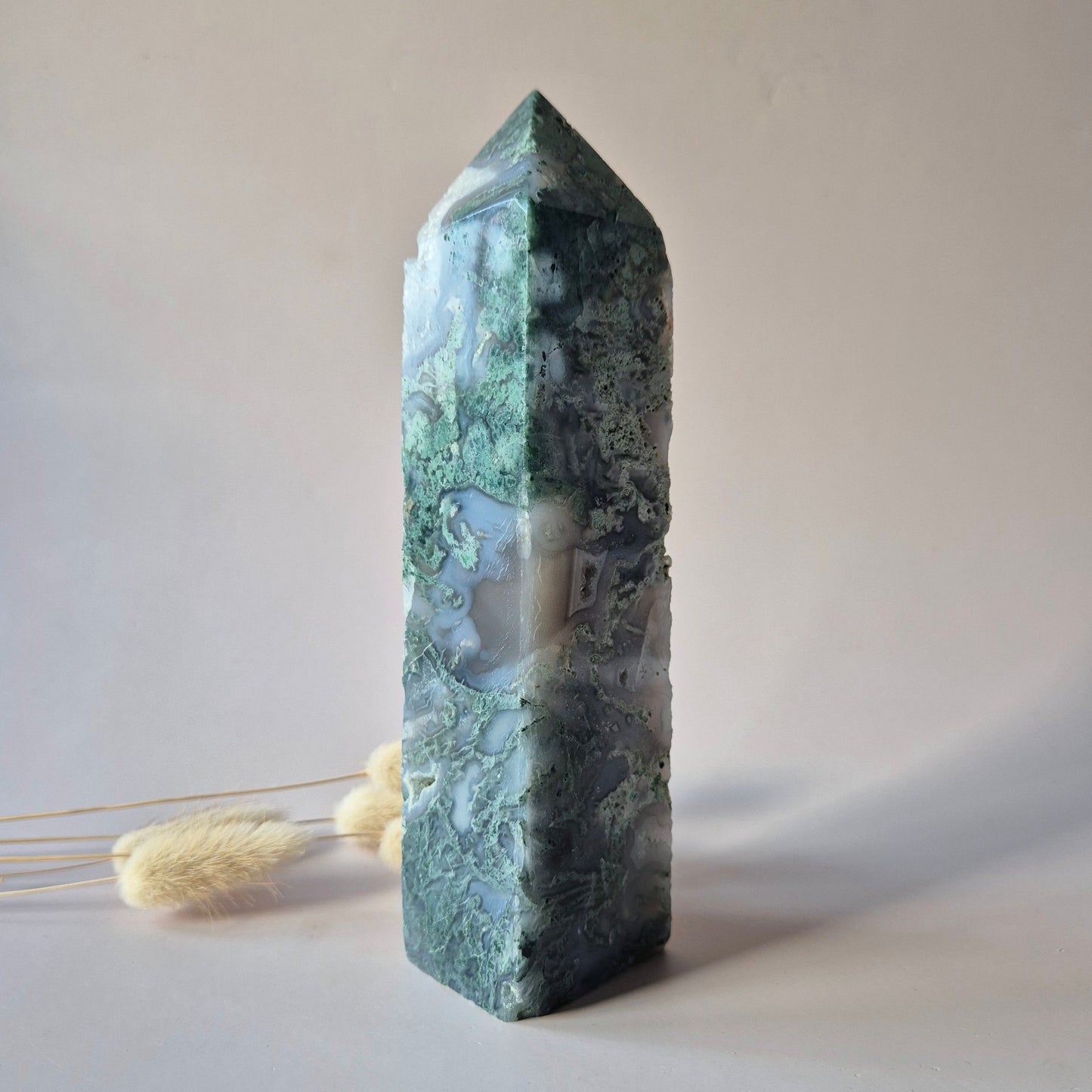 XXL Mosagaat Edelsteen Toren (637 g) Obelisk / Tower / Point