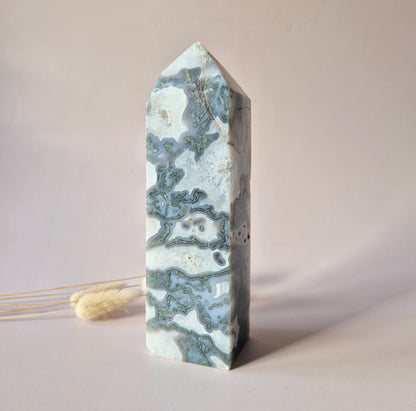 XXL Mosagaat Edelsteen Toren (887 g) Obelisk / Tower / Point