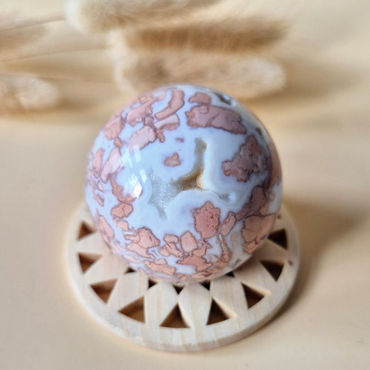 Kristallen Edelsteen Druzy Petal Agate bol 44mm – Uniek kunstwerkje van Moeder Aarde