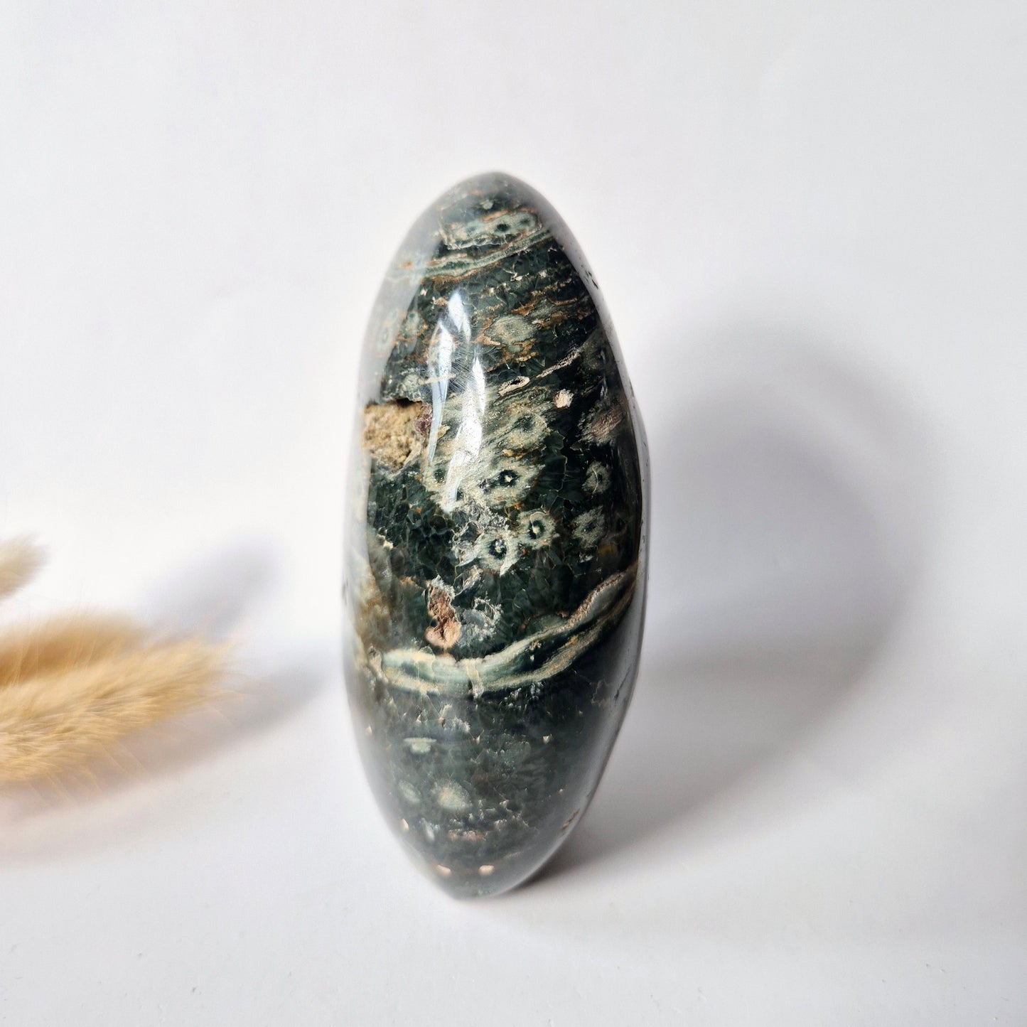 Edelstein Coelestin Handschmeichler (6-8 cm) – Engelfrieden &amp; spirituelle Verbindung Handschmeichler Sorgenstein